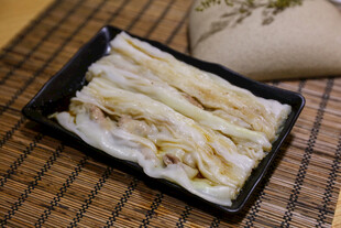 鲜嫩笋丝摆盘