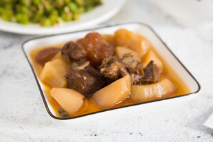 萝卜炖牛肉美食特写
