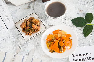 美味餐食与咖啡的惬意时光