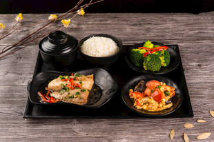 日式美味套餐 精致摆盘