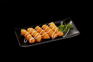 美味芝士虾肉串摆盘精致