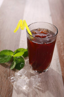 冰爽柠檬薄荷红茶饮品