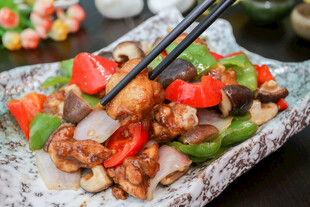 美味彩椒炒鸡肉