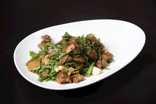 青椒炒肉美味菜肴