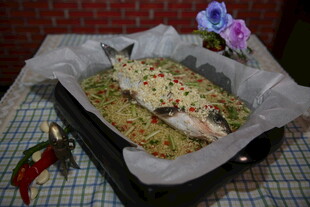 美味烤制食物摆盘精致