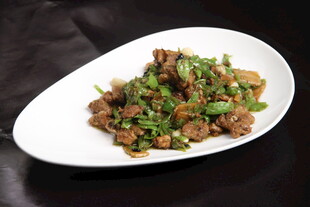 尖椒炒牛肉粒