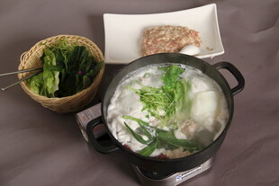 热气腾腾的美味汤锅