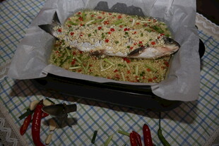 锡纸烤制的美味鱼料理