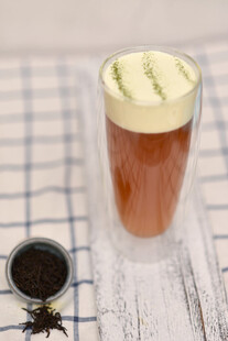 奶盖茶饮 清新美味诱惑