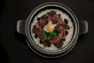 牛肉窝蛋煲仔饭