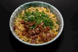 美味炒饭 鲜香配料点缀