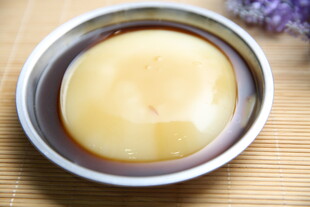 天然蜂蜜 色泽诱人