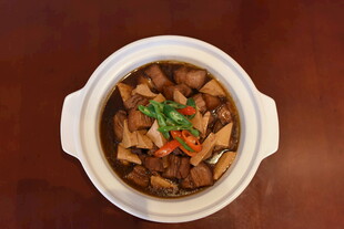 美味排骨砂锅