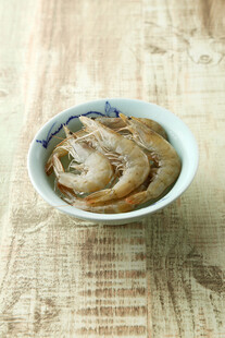 碗中美味卤制猪耳朵