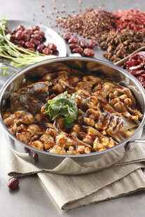 美味干锅鸡 食材丰富诱人