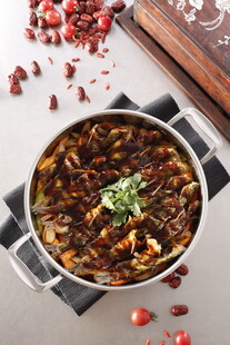 美味砂锅菜 香气四溢