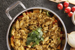 美味咖喱鸡肉锅