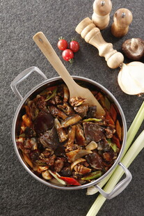 美味炖菜 食材丰富诱人