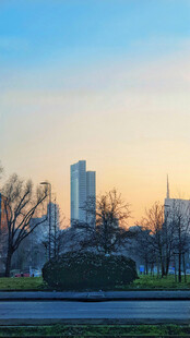 城市黄昏公园景致