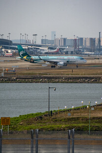 地面上的波音飞机