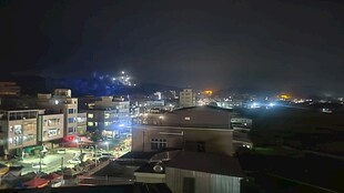 城市璀璨夜景俯瞰图