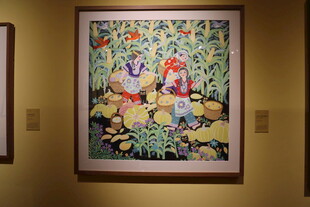 展厅中的精美绘画作品