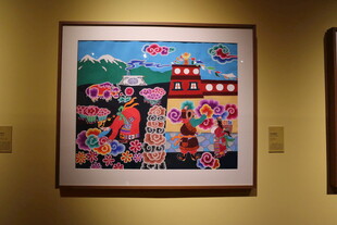 民俗画作展示在墙