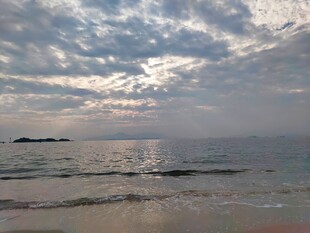 海边日落时分的美丽景致