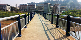 河畔景观步道