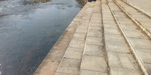 河边石阶景观