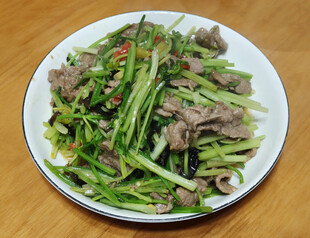 芹菜炒肉片