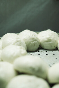 新鲜出炉的美味大馒头