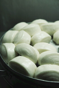 蒸笼里的白胖馒头