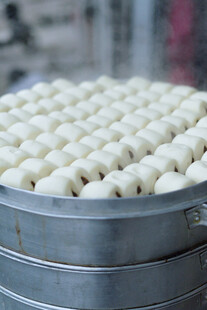 蒸笼里的美味白胖包子