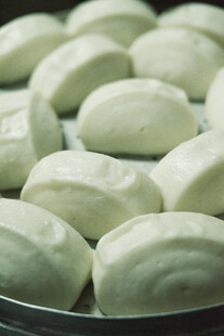 蒸笼里的白胖馒头