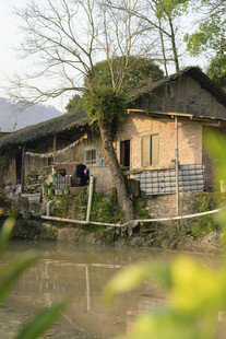 水乡古朴小屋