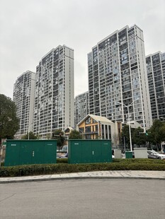 城市建筑工地与高楼景观