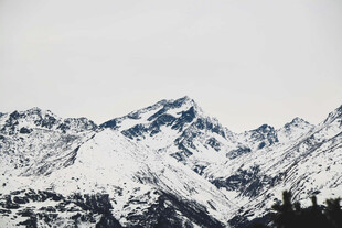 雪山壮丽景致