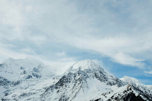 雪山壮丽景致