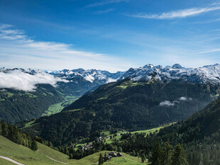 阿尔卑斯山美丽山间风景