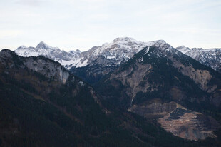 壮丽雪山山脉景观