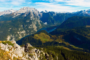 壮丽山景展现自然之美