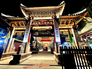 夜幕下的揭阳蜻蜓桥敕封福德古庙