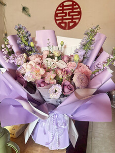 浪漫紫色系鲜花花束