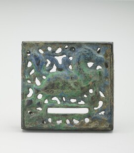 古铜镂空雕花饰件