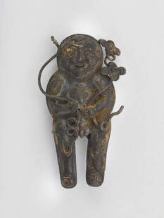 古老神秘人形青铜装饰物