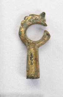 古代青铜鸟首形器物