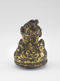 古铜鎏金狮形摆件