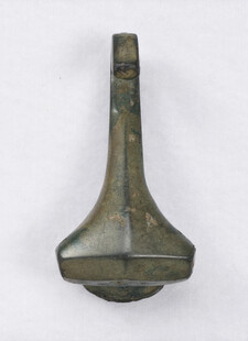 古代青铜器物特写