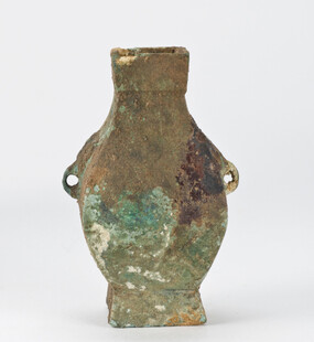 古朴双耳青铜小瓶